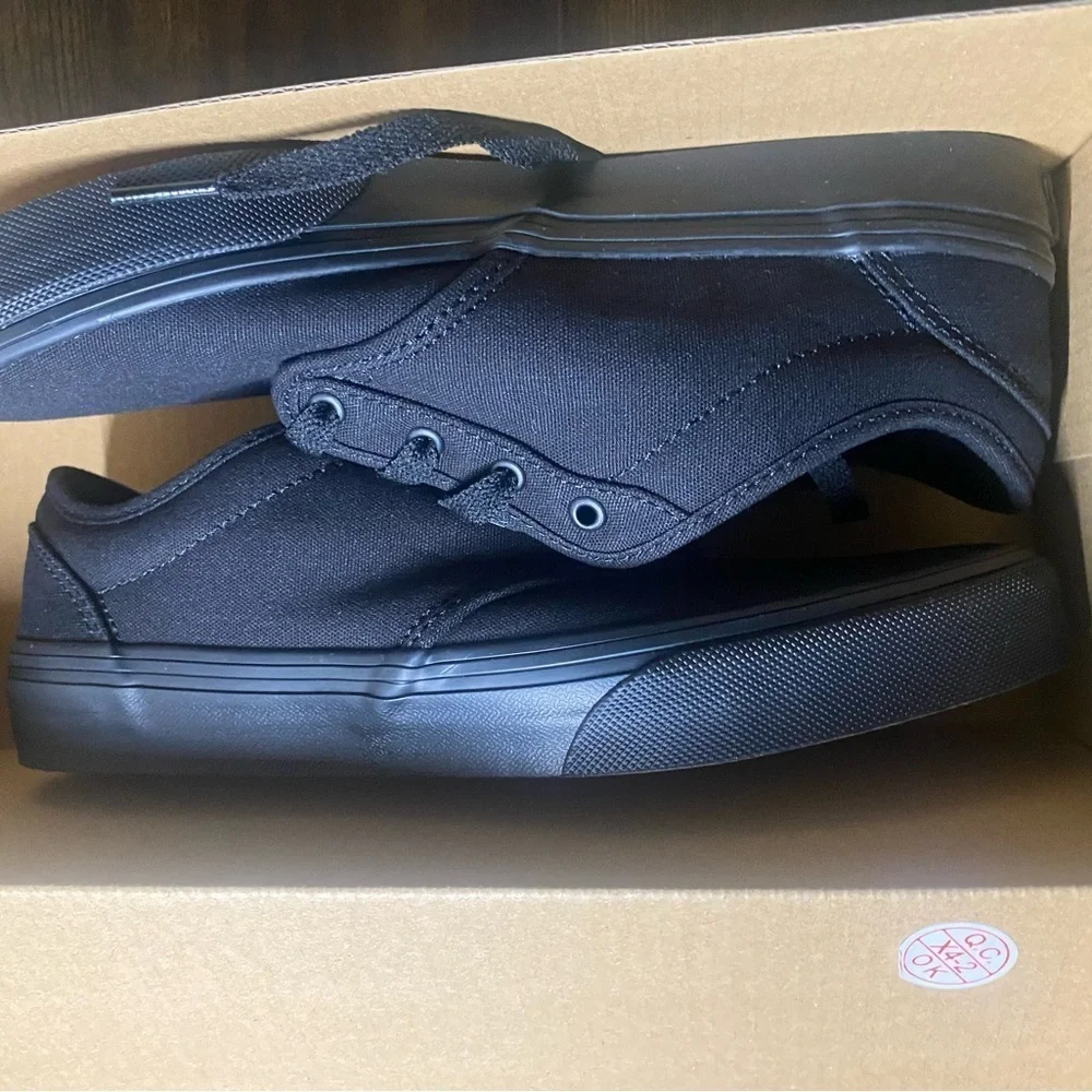 Boys Atwood vans shoes size-5